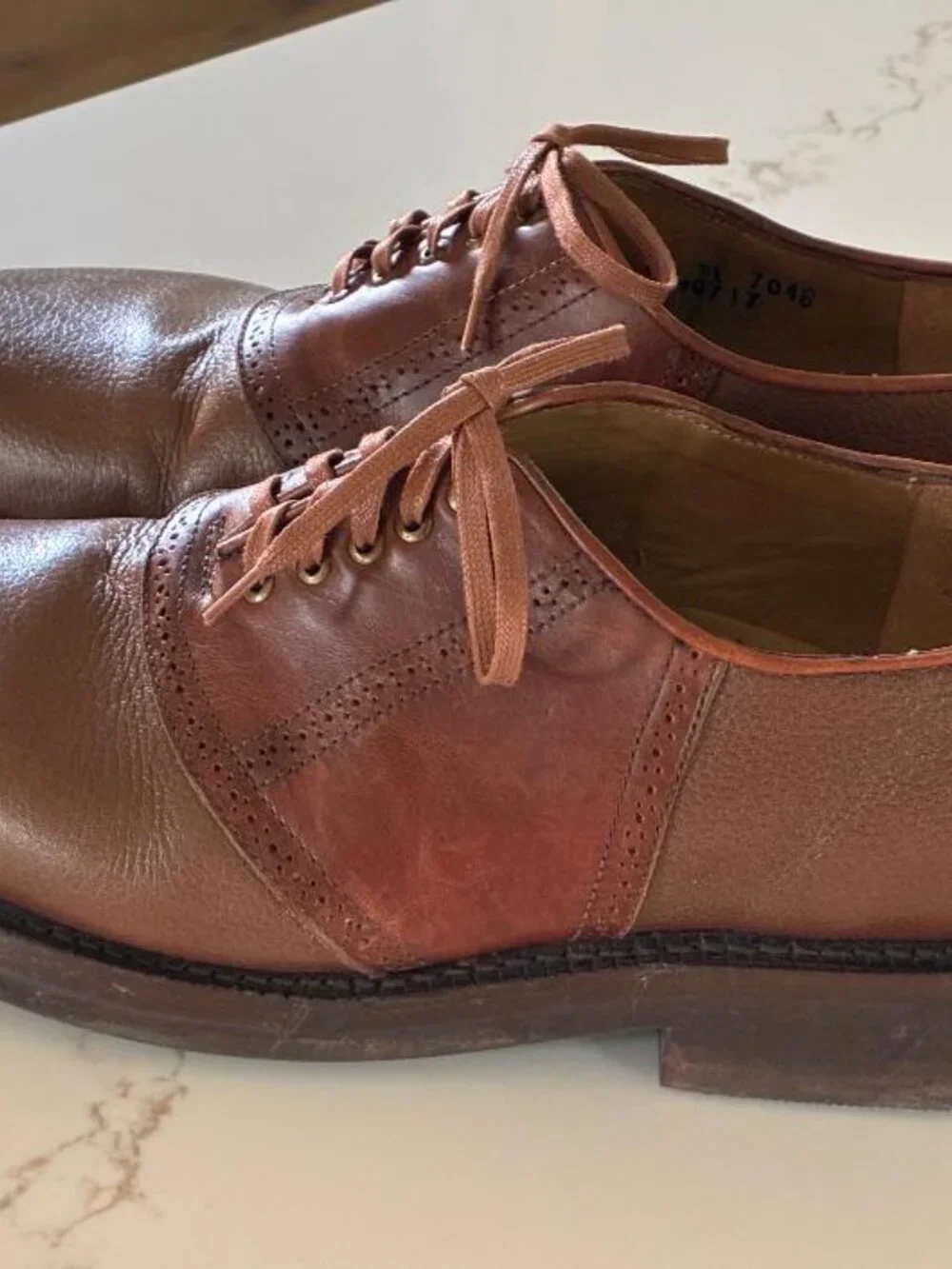 Hitchcock Classic Men's Brown Leather Saddle Shoe Lace Up Dress Shoes - 9 Wide